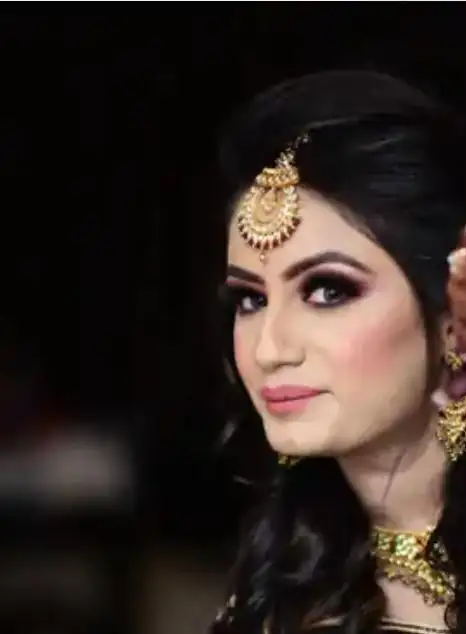 Kanpur: Police on Wednesday took medicine trader Vineet Minocha’s daughter-in-law Shalu and two