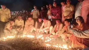 Kanpur: A Deepotsav featuring 76,000 lamps was organised at Motijheel in Kanpur on Thursday