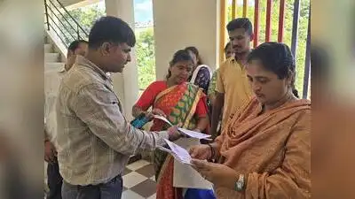 Not just VIPs, even voters with age or health issues were able to complete the process at home