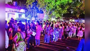 And if weekday nights are any indication, this weekend, the queues may receives longer late