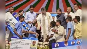 Karnataka chief minister DK Shivakumar at the launch of ‘Prajaseva Abhiyana’, at Kudligi
