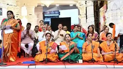 Pallavi Neurgaonkar, the mandal’s internal auditor and trustee for nine years, said women