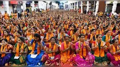 Pallavi Neurgaonkar, the mandal’s internal auditor and trustee for nine years, said women