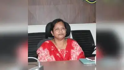 Nakka Susheela Rani (57), a native of Bodhan in Nizamabad district, surrendered
