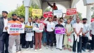 Purvanchal Sena members staging protest at Ambedkar Chowk in Gorakhpur against rape of a minor