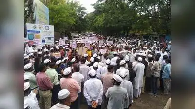 Teachers, non-teaching staff march for old pension in Kolhapur