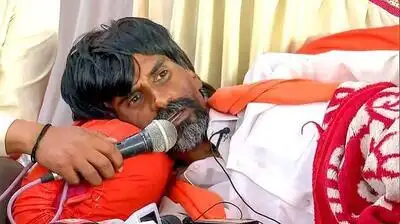 Jarange, whose indefinite fast entered its sixth day at Antarwali Sarati in Jalna district