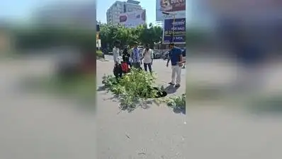 Cave-In Occurs Near Manekbaug Crossroads in Ahmedabad