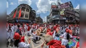 Marathi actor Siddharth Jadhav of the celebrity-led Kalaawant dhol-tasha pathak performs
