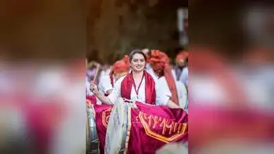 Marathi actor Siddharth Jadhav of the celebrity-led Kalaawant dhol-tasha pathak performs