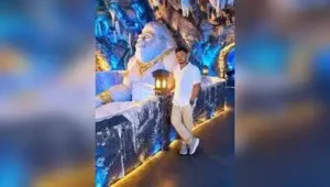Mahendra Potdar, a Bollywood set designer, designed a Shambala-themed pandal