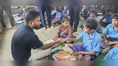 Cockroach Janta Party founder Abhijeet Dipke interacting with students
