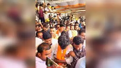 Addressing reporters on Tuesday, Fadnavis said, “Police had rejected Jarange’s application