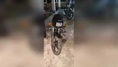 Dighavkar said, “The motorcycle rider works as a salesman at a clothing store in the Camp area