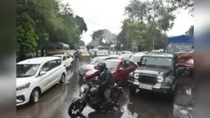 Waterlogging, cave-in, rally choke city; EM Bypass to Alipore worst hit