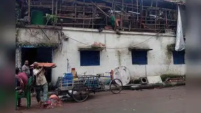 The illegal structure on the roof of the Ward 39 councillor’s office is demolished by KMC