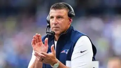 Mike Vrabel questions Aaron Rodgers and Steelers offense after Patriots defense delivers a brutal