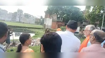 Khanna said VMC officials must conduct regular field visits and stressed that slums, main