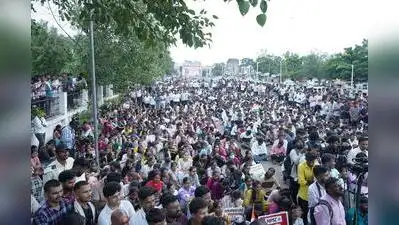 Addressing protesters, Pawar alleged that govt tried to weaken the agitation by exerting