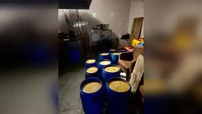 Suspicious samples of date-tamarind chutney, fruit squash, and fruit syrup were collected