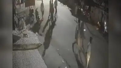 Shopkeeper dies two days after assault by 4 drunk men
