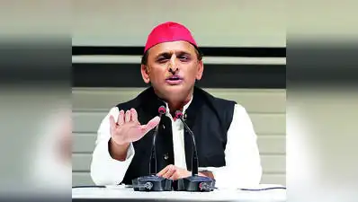 Akhilesh dissolves party's Etah, Kasganj units after functionaries trade barbs
