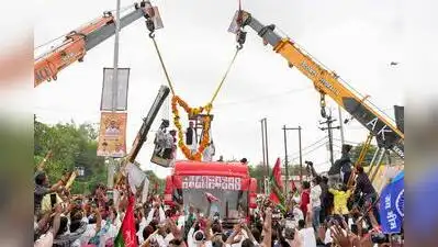 Praising Harchandpur MLA Rahul Lodhi for standing firm despite the denial, Akhilesh remarked
