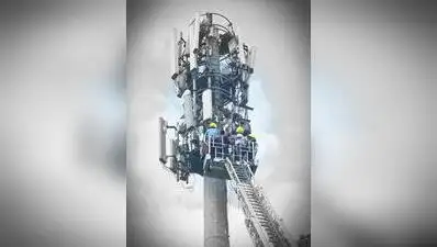 20-year-old Chhattisgarh youth climbed a 60-foot-high mobile tower near Ahimsa Chowk