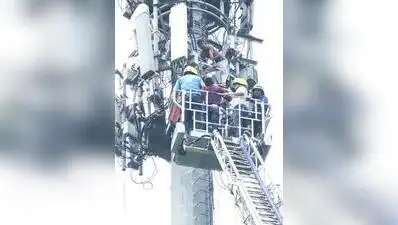 20-year-old Chhattisgarh youth climbed a 60-foot-high mobile tower near Ahimsa Chowk