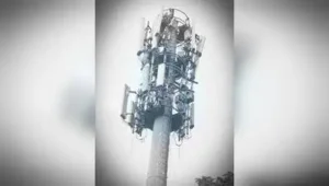 20-year-old Chhattisgarh youth climbed a 60-foot-high mobile tower near Ahimsa Chowk