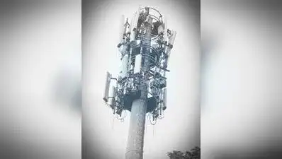20-year-old Chhattisgarh youth climbed a 60-foot-high mobile tower near Ahimsa Chowk
