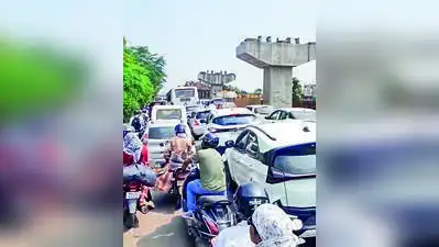 However, as flyover work progressed closer to Chinchbhuvan, traffic has worsened, with vehicles