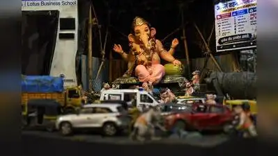 IT professional recreates Punawale's traffic concerns through Ganapati decoration after losing mom