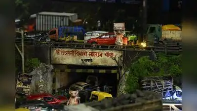 IT professional recreates Punawale's traffic concerns through Ganapati decoration after losing mom