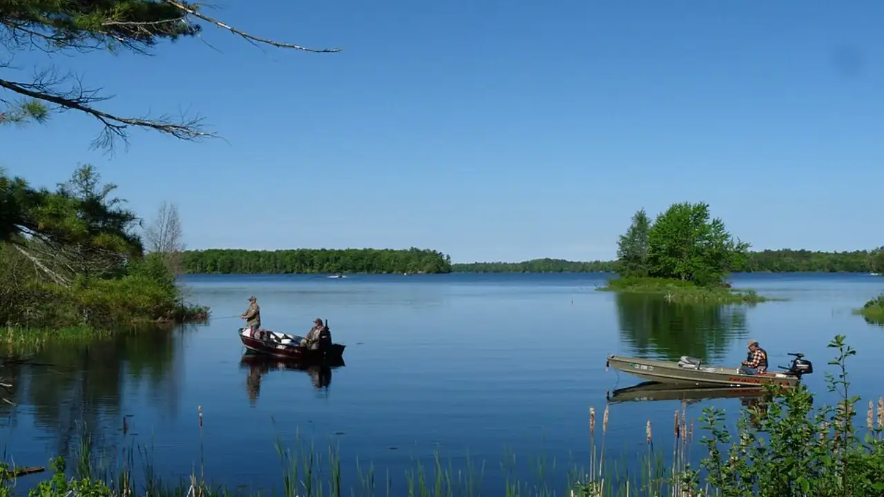Wisconsin boaters have used their own boats to push a 40-acre: The wider industry impact
