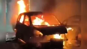Moving car catches fire on Ganga bridge; 4 escape unhurt