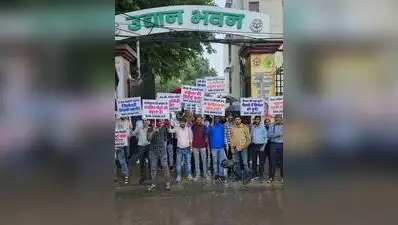 Farmers from 10 states protest NHB policy changes