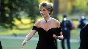 Princess Diana’s famous “revenge dress” was last auctioned in June 1997, just two months