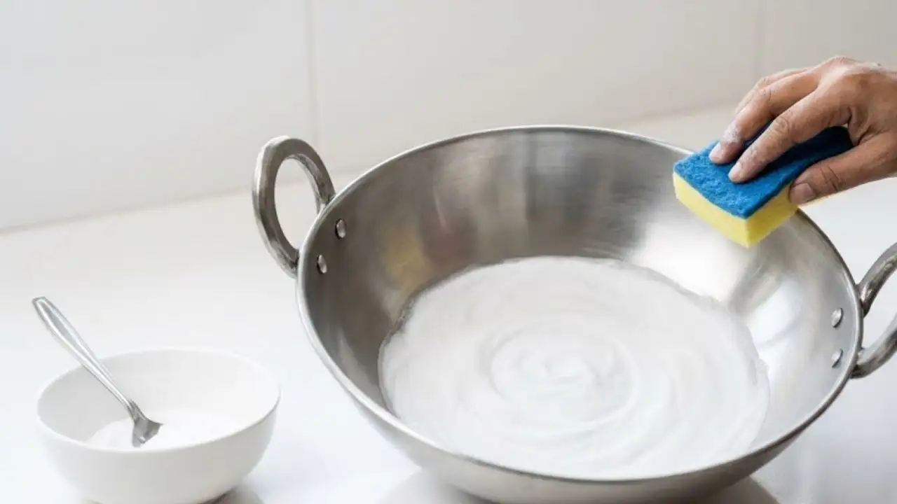 A burnt kadhai can quickly turn into one of the most frustrating things to clean in the kitchen