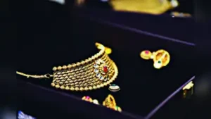 Gang loots Rs9lakh jewellery after thrashing family in Junnar taluka