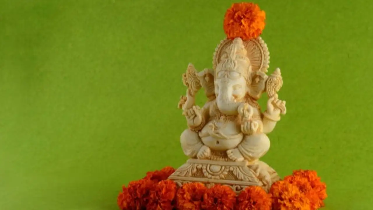 Thermocol-free decoration ideas for an eco-friendly puja