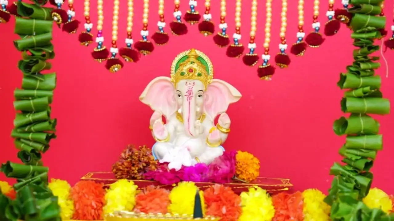 Thermocol-free decoration ideas for an eco-friendly puja