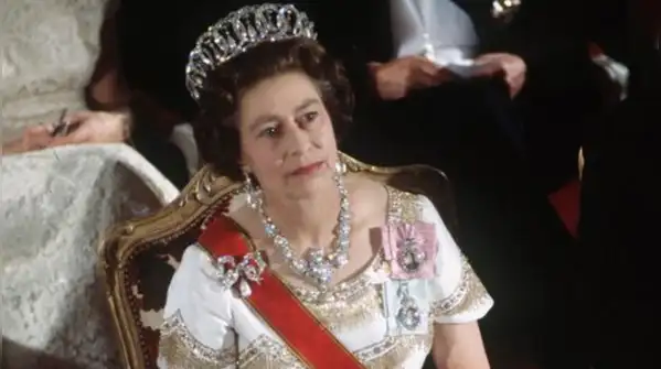 The finest jewellery pieces owned by Queen Elizabeth II — From the Delhi Durbar necklace