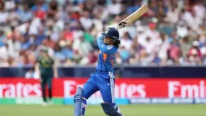 Smriti Mandhana produced a record-breaking knock as India stormed into the Women's Asia Cup