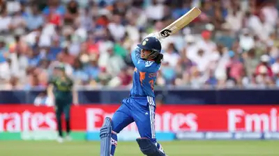 Smriti Mandhana produced a record-breaking knock as India stormed into the Women's Asia Cup