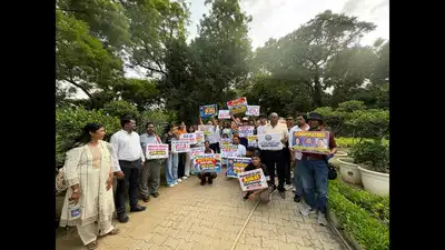 Ex-India captain Asunta Lakra leads protest against Hockey India officials