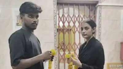 Lucknow man lets wife go, marry lover — 'Stay loyal to him'