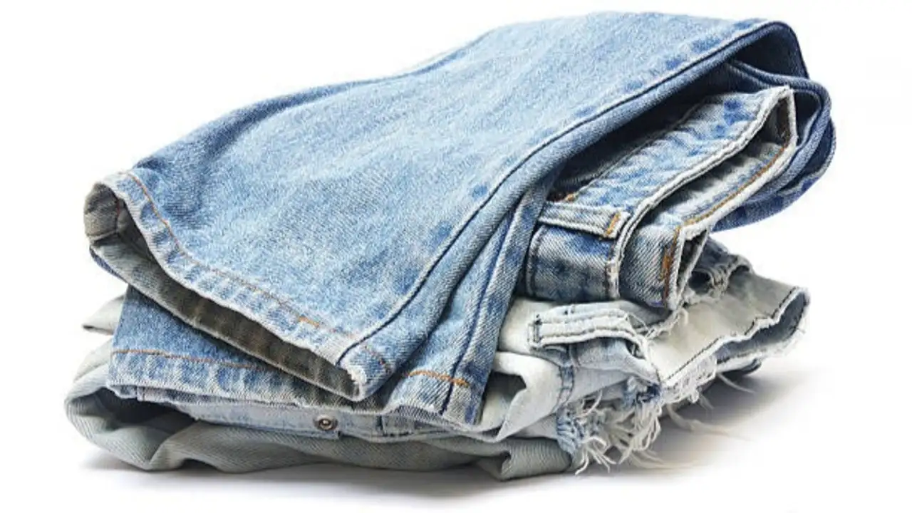 Try these 5 easy DIY reuse ideas to turn worn-out denim into bags, organisers, planters