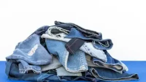 Try these 5 easy DIY reuse ideas to turn worn-out denim into bags, organisers, planters