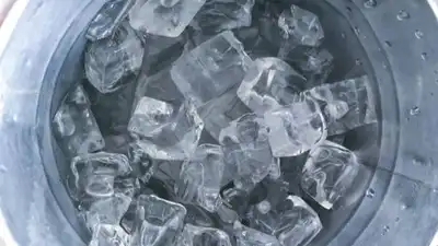 Why people are trying this viral hack and how it may help reduce wrinkles in clothes — Putting ice